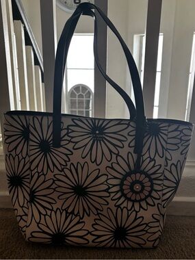kate spade black and pink Daisy Print Tote